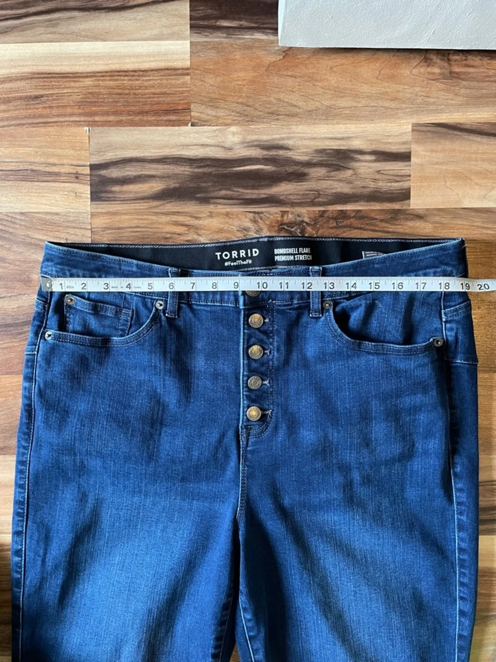Torrid Bombshell Flare jeans size 20 regular 2 2x Button-Fly - Picture 2 of 8